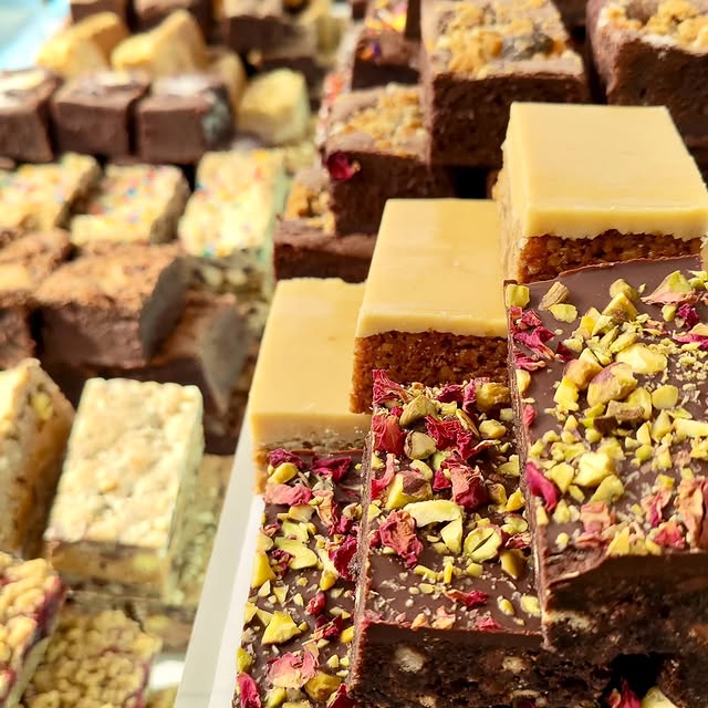 Trade counter display with Cakebook bakes