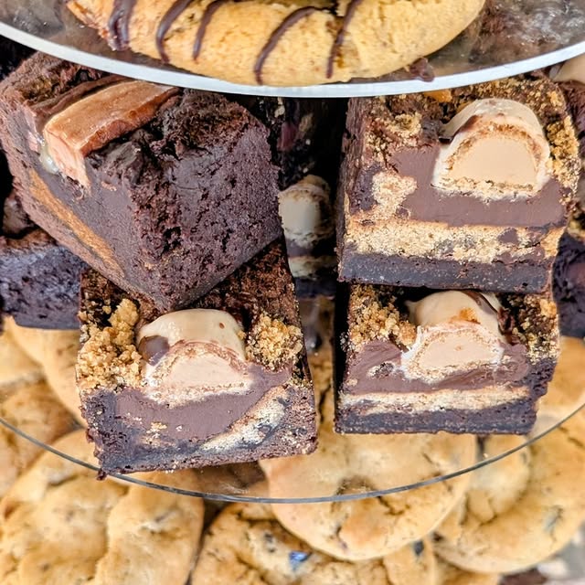 Trade display with Cakebook brownies and bakes